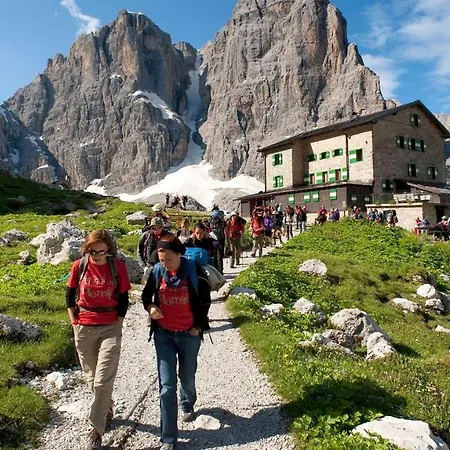 Apartment Spinale Casa In Centro, Arrivi Con Gli Sci! Sanificazione A Vapore Madonna di Campiglio